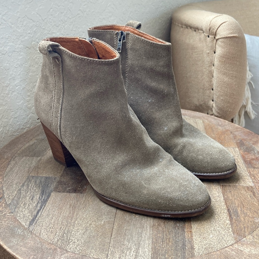 Madewell tan suede booties size 7